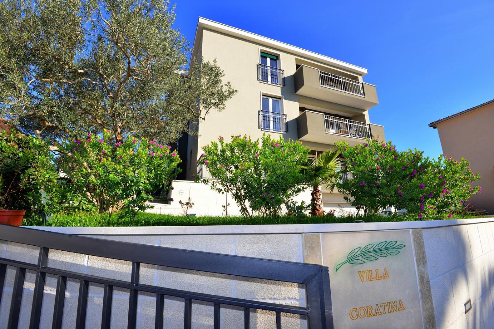 Apartments Villa Coratina Trogir Exteriör bild