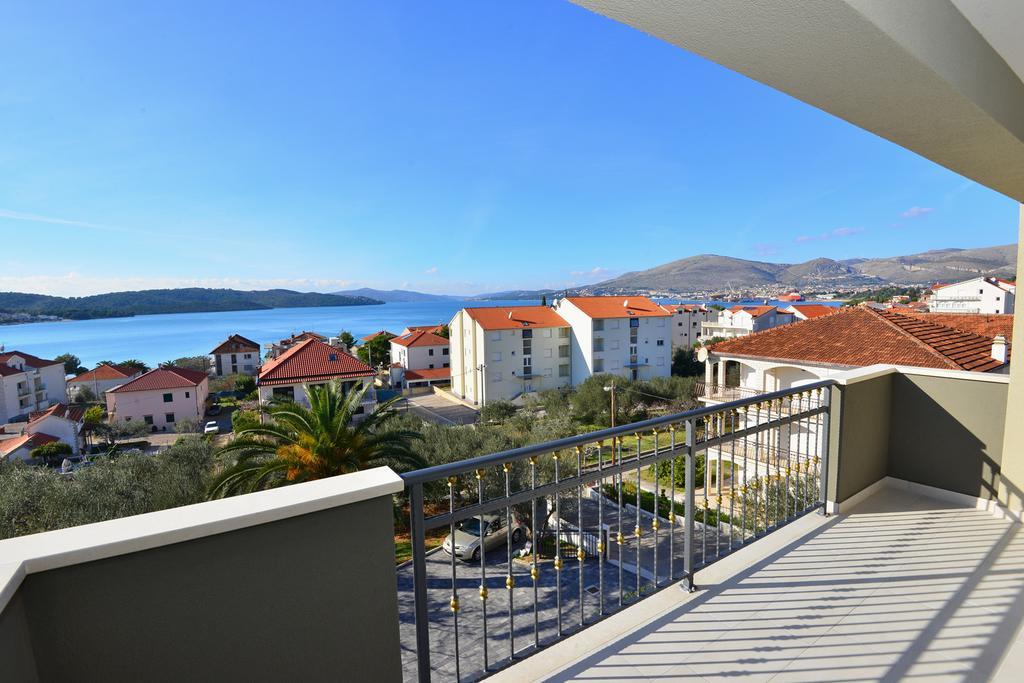 Apartments Villa Coratina Trogir Exteriör bild