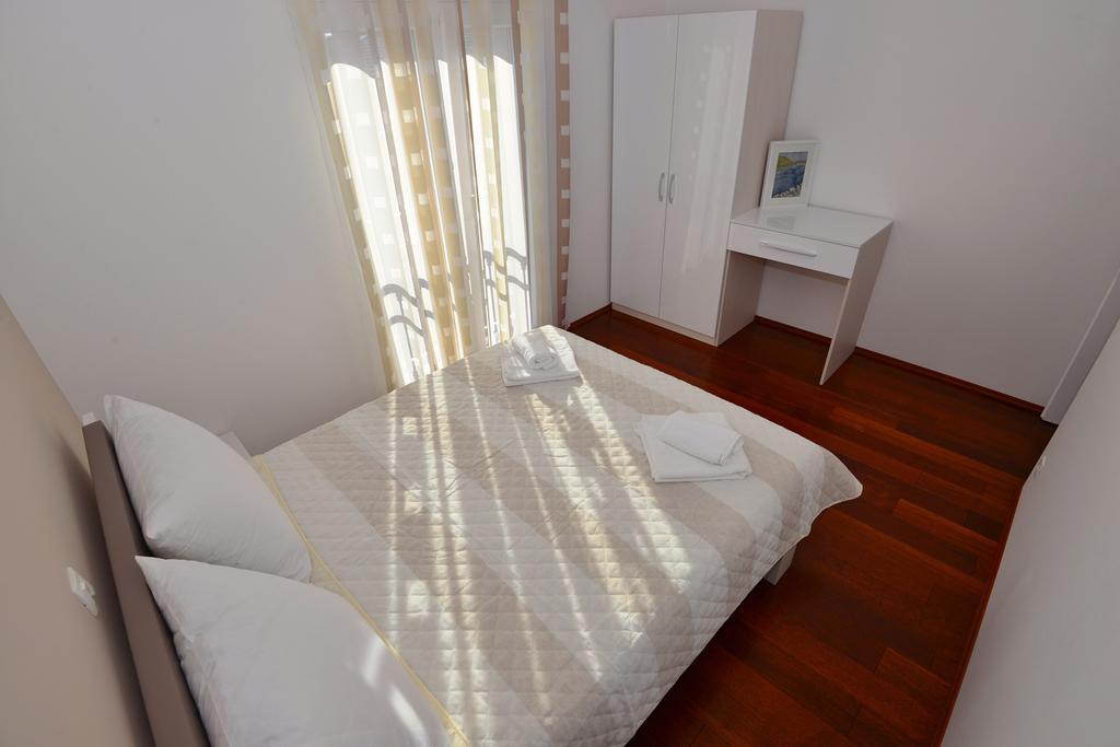 Apartments Villa Coratina Trogir Exteriör bild