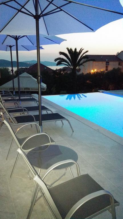 Apartments Villa Coratina Trogir Exteriör bild