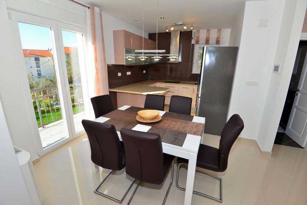 Apartments Villa Coratina Trogir Exteriör bild